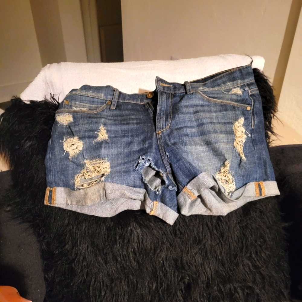 Jean shorts distressed jean with shredding size 26..notdstrom brand... worn x2